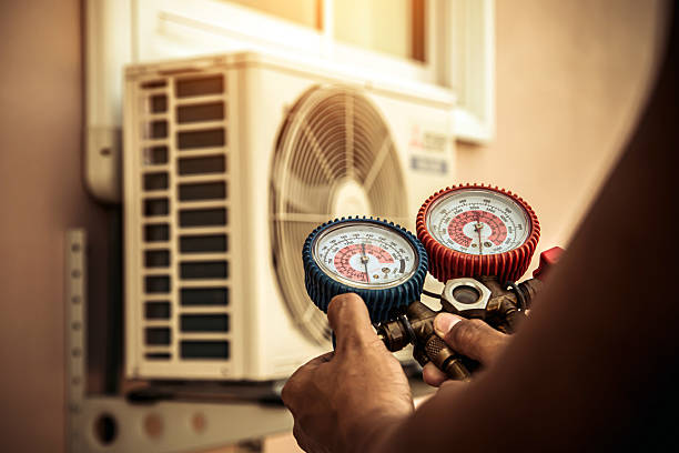 Professional Heat Pump Repair technician working in Lothian, MD